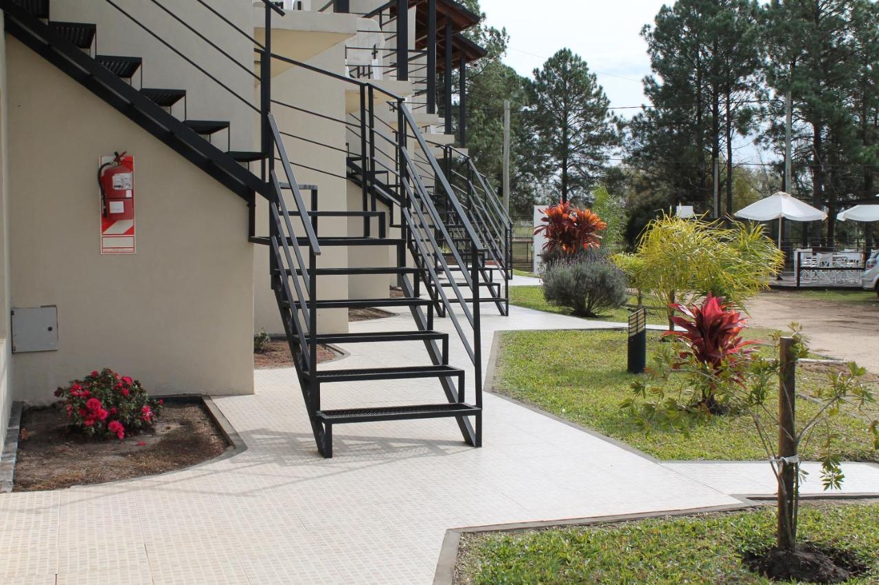 Brisas Del Lago Apartamentos Colon  Exterior photo