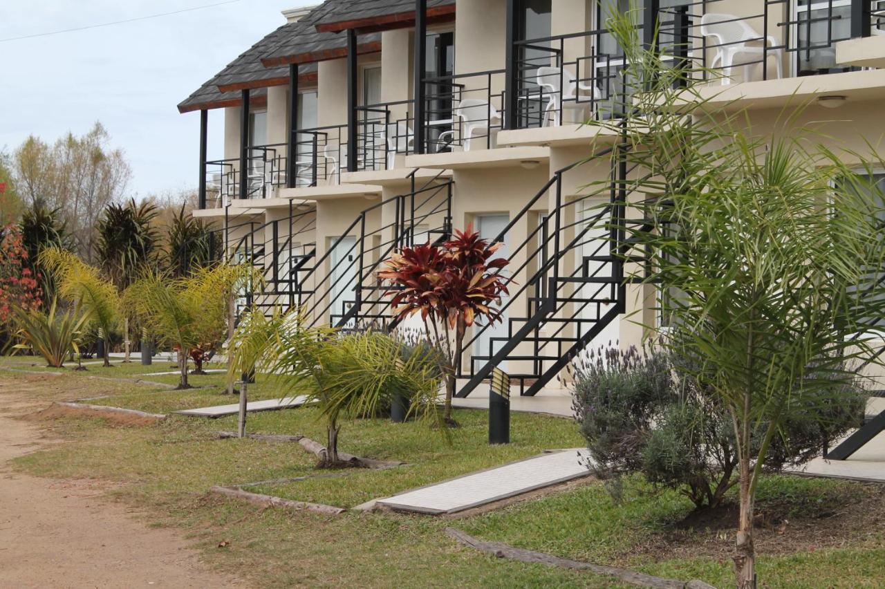 Brisas Del Lago Apartamentos Colon  Exterior photo